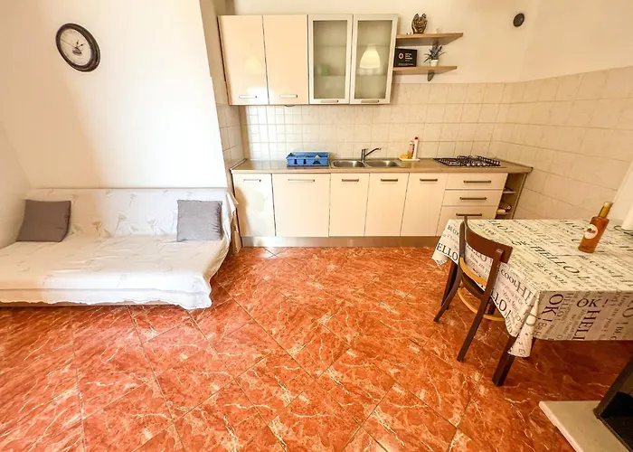 Appartamento Robinson Apollon Gdinj